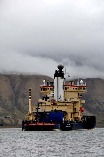 Den svenske isbryder Oden i Longyearbyen på Svalbard. Foto: Ludwig Löwemark.